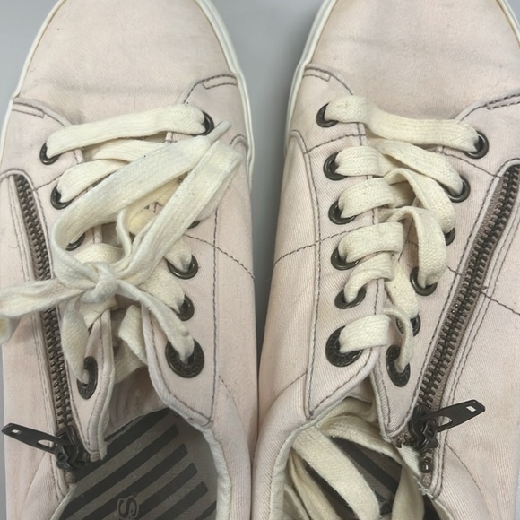 Taos Z Soul Footwear pale pink & Cream Laces & zip up Sneakers size 8 preowned - Picture 5 of 9